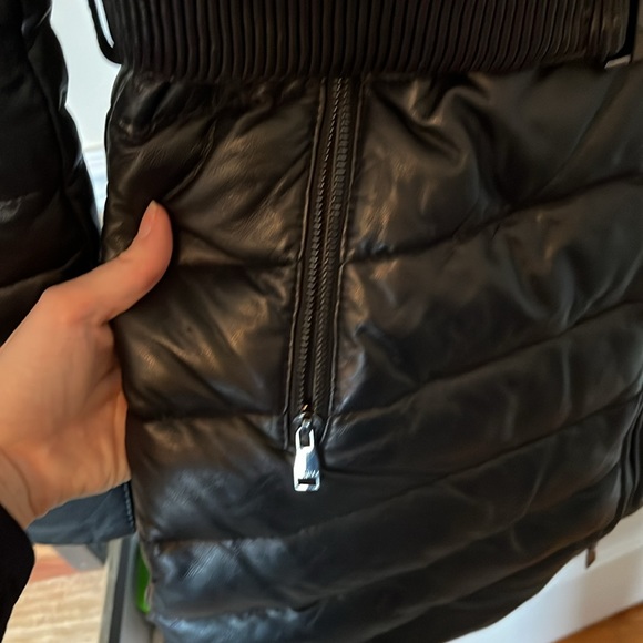 Danier leather and fur trim coat - Picture 3 of 9